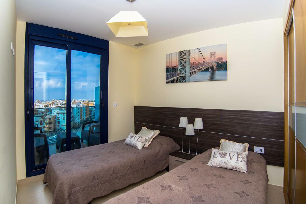 Apartamento Sea Senses Victoria Frente Al Mar Торрев'єха Екстер'єр фото
